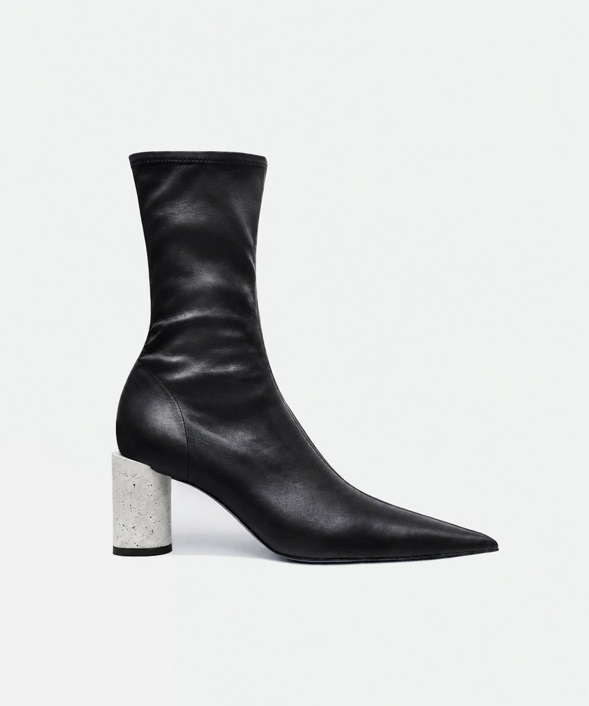 Cini Black - view 1
